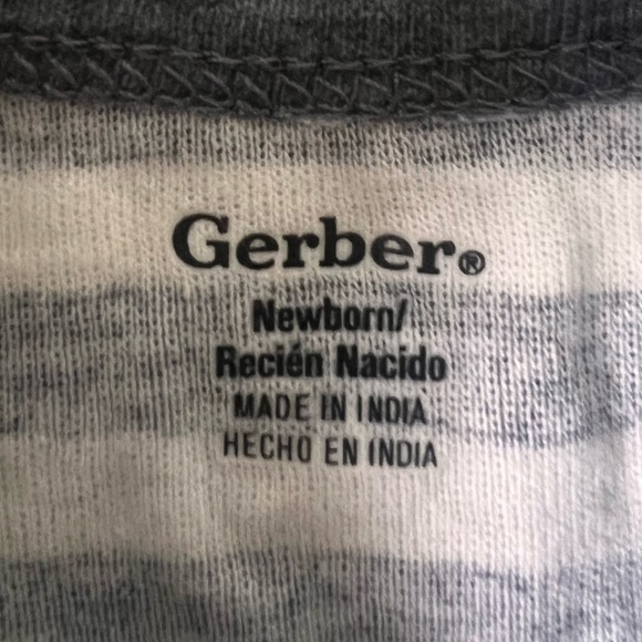 Set of seven newborn onesies - Picture 9 of 11